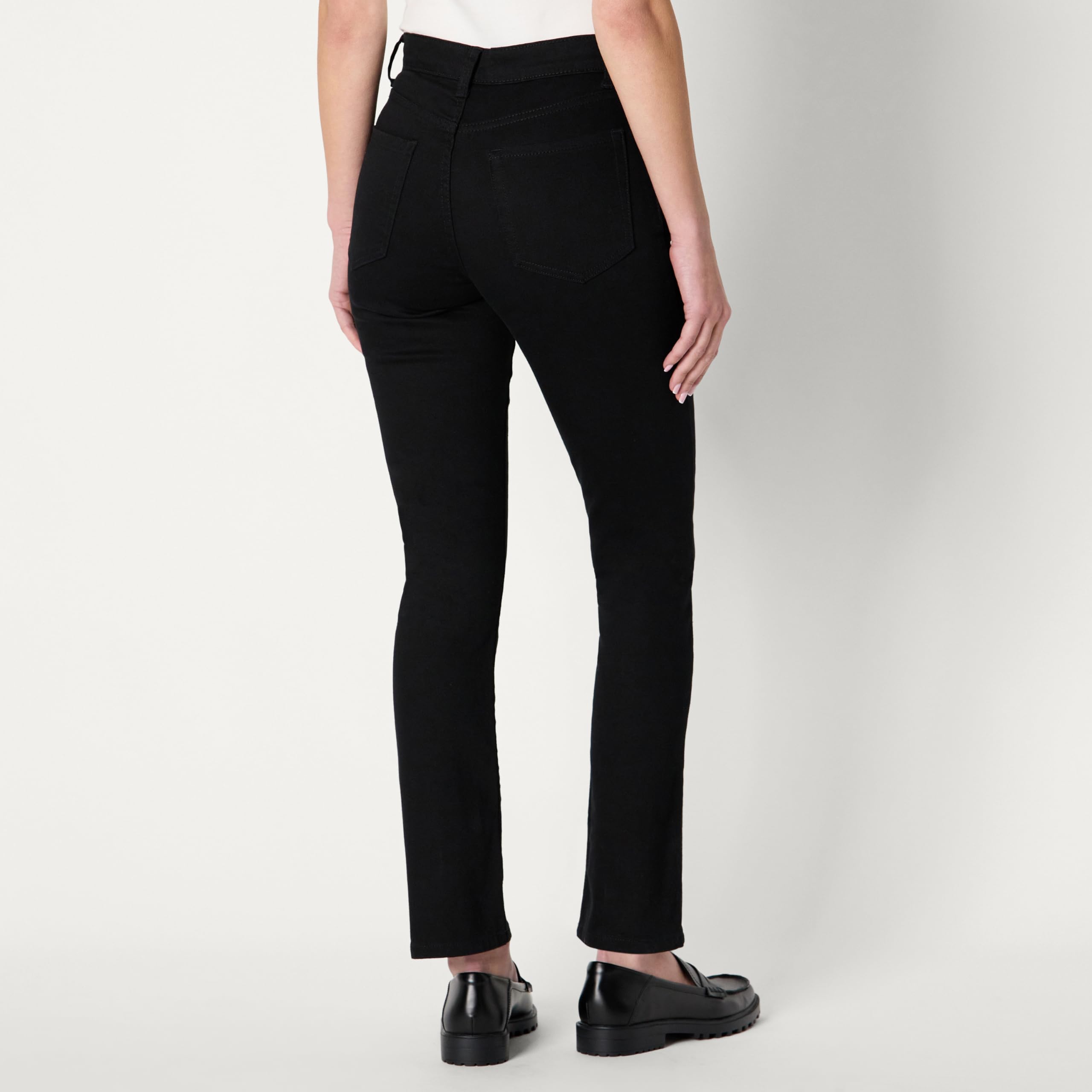 Amazon Essentials Women's Medium Stretch Slim-Fit Mid-Rise Straight Leg Jeans