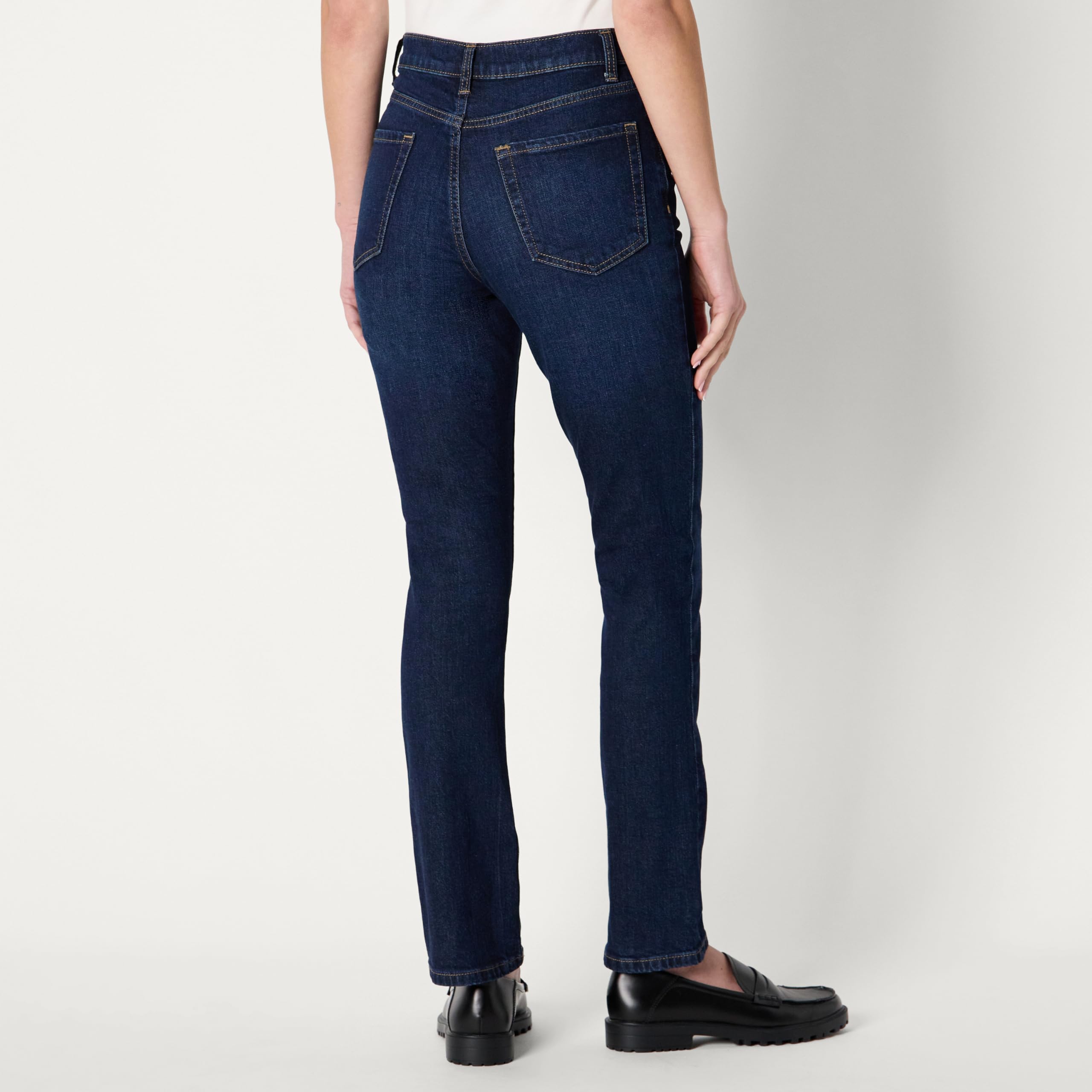 Amazon Essentials Women's Medium Stretch Slim-Fit Mid-Rise Straight Leg Jeans