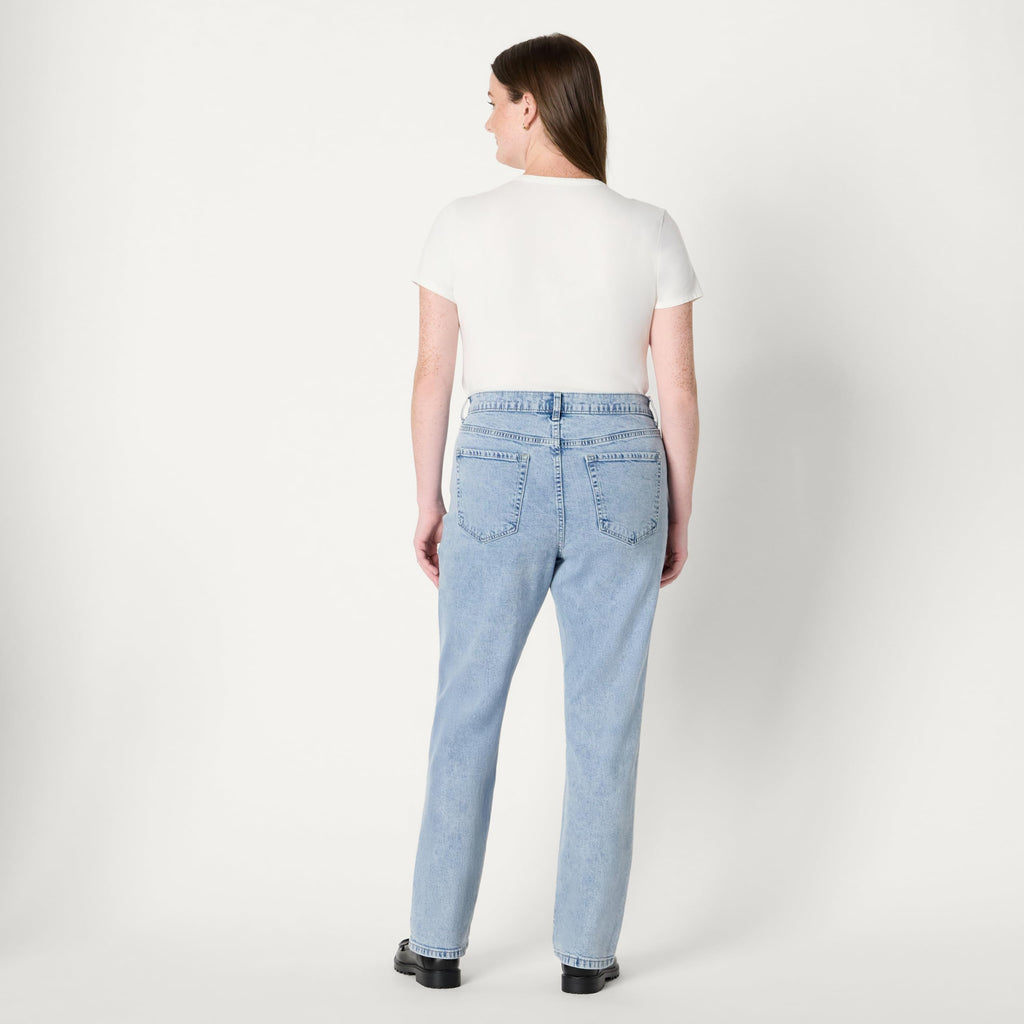 Amazon Essentials Women's Medium Stretch Slim-Fit Mid-Rise Straight Leg Jeans