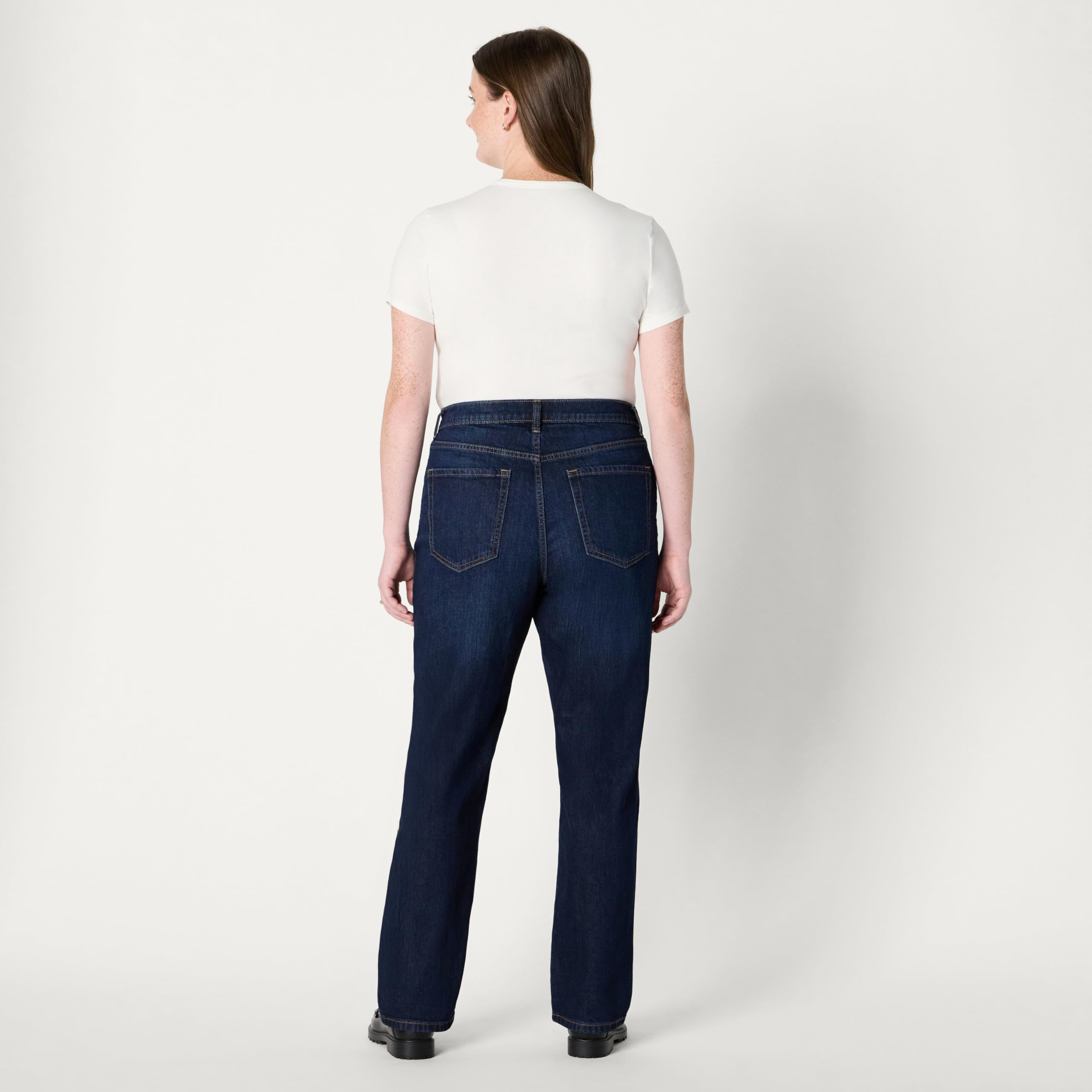 Amazon Essentials Women's Medium Stretch Slim-Fit Mid-Rise Straight Leg Jeans