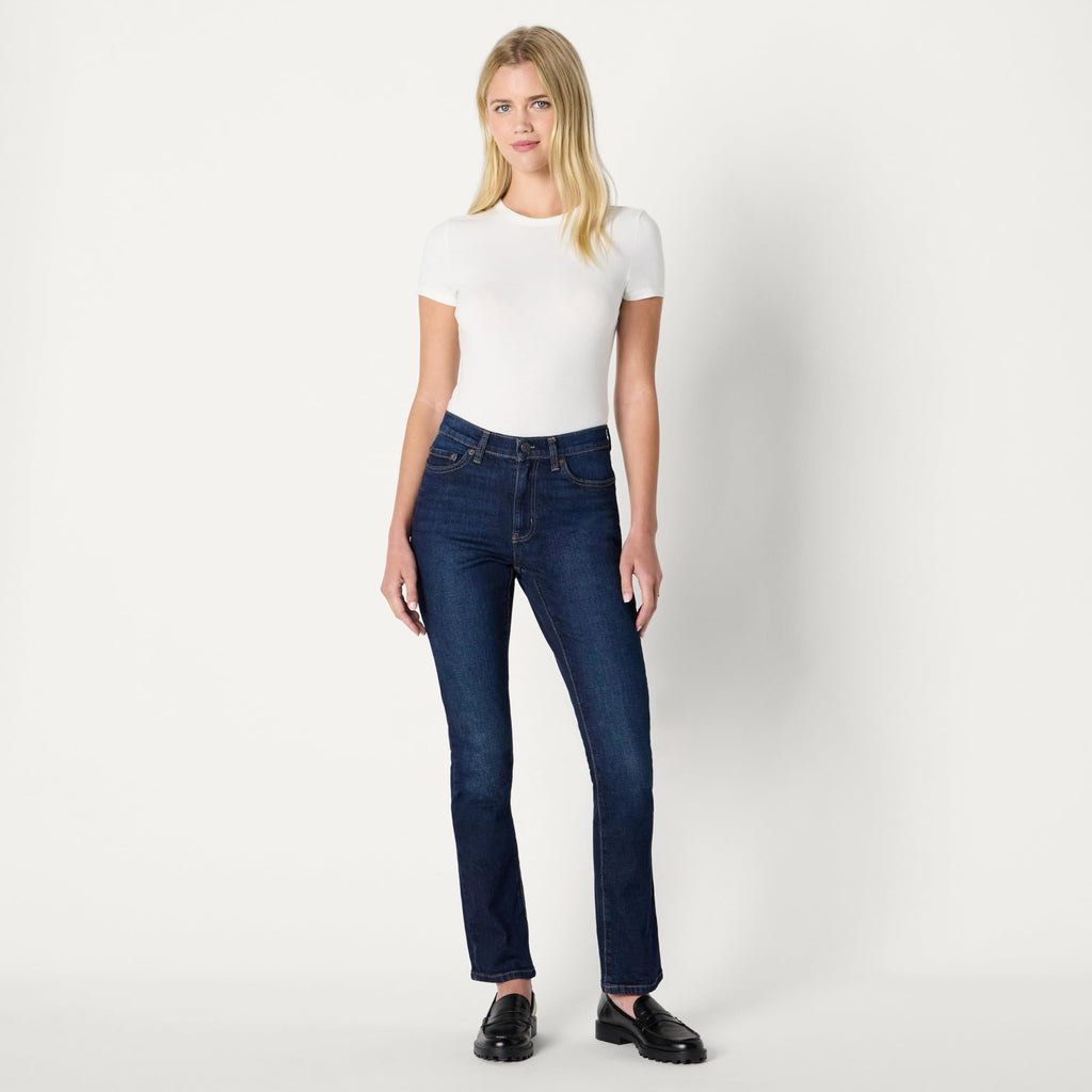 Amazon Essentials Women's Medium Stretch Slim-Fit Mid-Rise Straight Leg Jeans